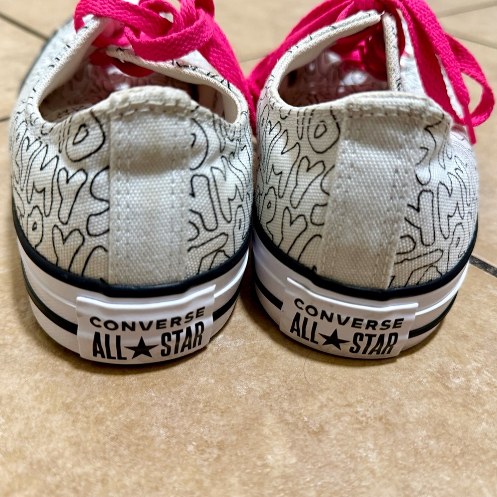 Converse Sneakers with Pink Laces and Graphic Design - Picture 4 of 7